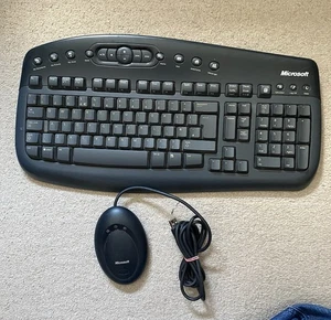Preowned Microsoft Keyboard And Mouse - Picture 1 of 2