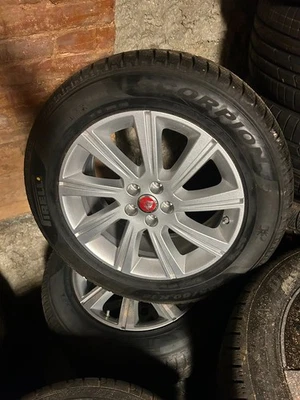 Jaguar E-Pace X540 18" Winter + Pirelli 235/60 R18 DOT20 - Bild 1 von 4