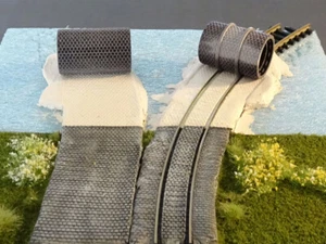 RAILNSCALE N9532 - Straßenbelag-Walzen Set Straße / Straßenbahn 9mm N-Gleis 2x - Bild 1 von 1