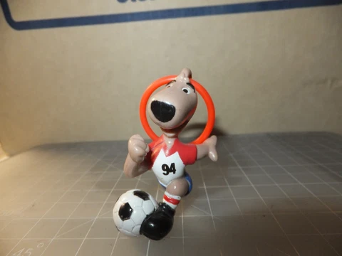 1994 USA World Cup Soccer Mascot Striker Dog Figure 92 ISL Keychain? Rare Cover