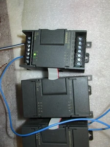 Lote Siemens S7-200 EM221 6ES7 221-1BF21-0XA0 y 221-1BF22-0XA0, Bonito Usado Probado - Imagen 1 de 8
