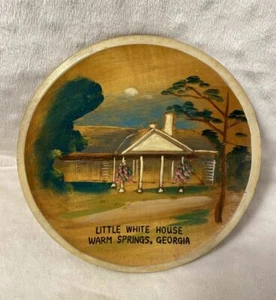 Vintage Wood Little White House Warm Springs Georgia Wall Hanging Plate - 1970's - Picture 1 of 3
