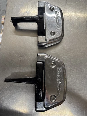 Harley Davidson 2001 FLHT placas de piso de pasajeros con soportes par usado Foto 1 de 4