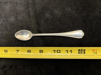 Colher de alimentação infantil vintage Hepplewhite Reed & Barton prata esterlina 925 24 g - Imagem 1 de 4