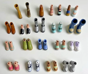 Bratz Puppenschuhpaket 14 Paar + 7 einzelne Sneaker, Heels, Stiefel, Y2K Mode - Bild 1 von 13