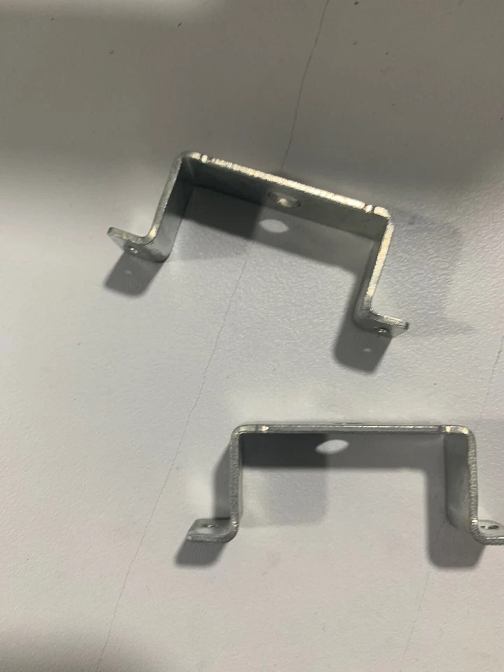 Soportes de montaje para luz LED industrial global para tienda (luz no incluida) Foto 1 de 1