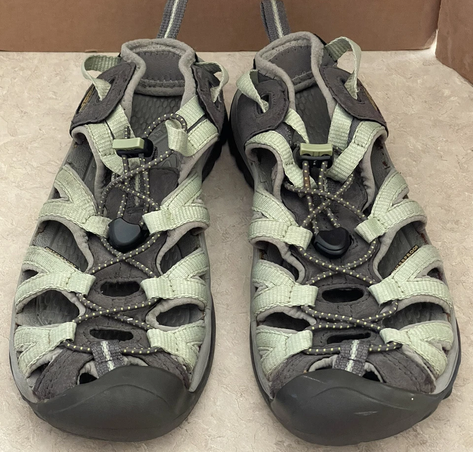 Keen Impermeable Plantilla Anatómica Exterior Impermeable Sandalias Mujer’s 8.5 Hombre’s 7 Foto 1 de 4