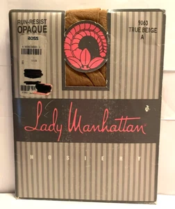 Nuevo de Lote Antiguo Dama Manhattan Talla A Verdadero Beige Nylons Nuevo En Paquete De Colección Leer - Imagen 1 de 3