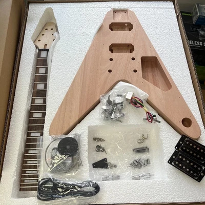 Kit de guitarra eléctrica hágalo usted mismo almacén de EE. UU. cuello de avión B llama arce Foto 1 de 4