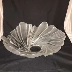 Belle Epoque 14-1/2” Cristal Esmerilado Vidrio Remolino Cuenco Borde con Volantes Años 80 Alemania - Imagen 1 de 5