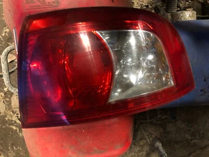 2003-2006 KIA OPTIMA RIGHT PASSENGER SIDE TAIL LIGHT BRAKE LAMP OEM OUTER - Picture 1 of 2