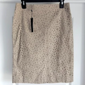 NWT 6 Women's Talbots Eyelet Floral Lace Lined Pencil Skirt Knee Length NEW - Picture 1 of 10