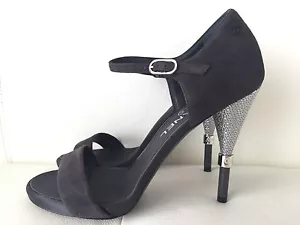 $875 CHANEL GORGEOUS GRAY SUEDE LEATHER SANDALS SILVER HEELS SHOES 35.5 - Picture 1 of 9