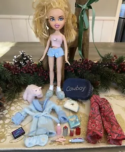 2003 Bratz Slumber Party Cloe Doll and Accessories Clothes Pig - Picture 1 of 10