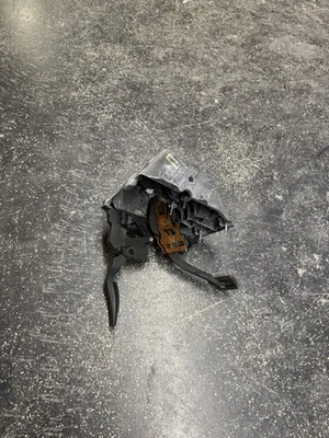 2014-2017 Ram 2500 Pedal Assembly 04581765AD - Изображение 1 из 4