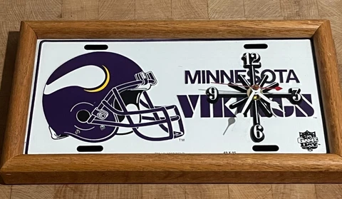 Vintage Minnesota Vikings Wood Framed NFL Tin License Plate Clock F/S! Cover