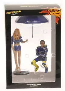 Minichamps FIGURINE VALENTINO ROSSI & GRID GIRL WORLD CHAMPION MOTOGP 2004 1:12 - Picture 1 of 1