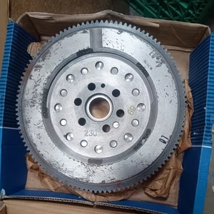 Dual Mass Flywheel fits Vauxhall Astra Vectra Zafira Signum Saab 1.9cdti - Picture 1 of 3
