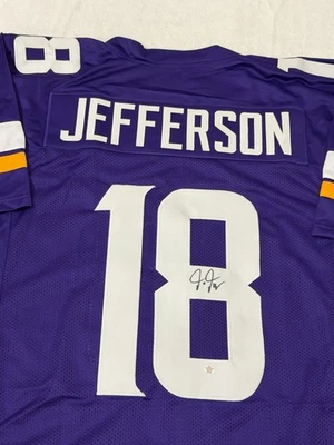 Camiseta de fútbol firmada por Justin Jefferson Minnesota Vikings certificado de autenticidad Foto 1 de 4
