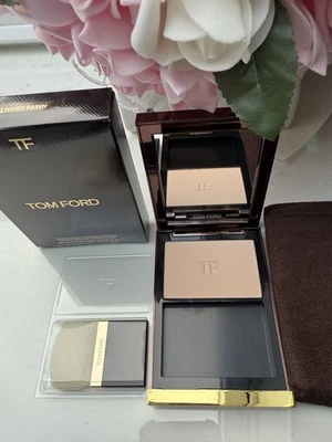 Tom Ford Translucent Finishing Puder 02 - Bild 1 von 4