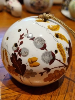 Vintage Potpourri Autumn Scenes White Background 70mm High 80mm Across Approx - Image 1 of 4