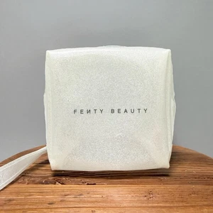 Bolso de Cosméticos FENTY BEAUTY Blanco Gelatina Brillo Maquillaje Logo Cremallera Mango - Imagen 1 de 3