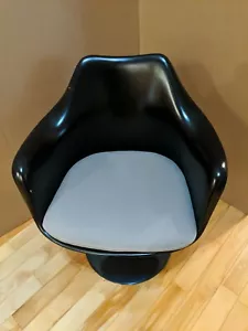 MCM Vintage Tulip Chair Black Signed 1957 Eero Saarinen Swivel W/Cushion Knoll - Picture 1 of 17