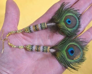 Pendientes de pavo real plumas de oración con punta de peyote adorno ceremonias de medicina - Imagen 1 de 3