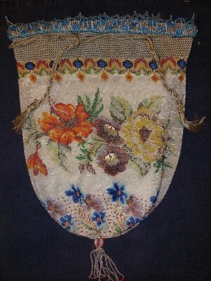 Antique beaded Floral Purse, Flapper Style, Knitted Lining, Drawstring  Foto 1 de 4
