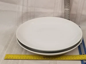 2 platos de cena redondos de 11" Pottery Barn Great White Coupe - Imagen 1 de 3