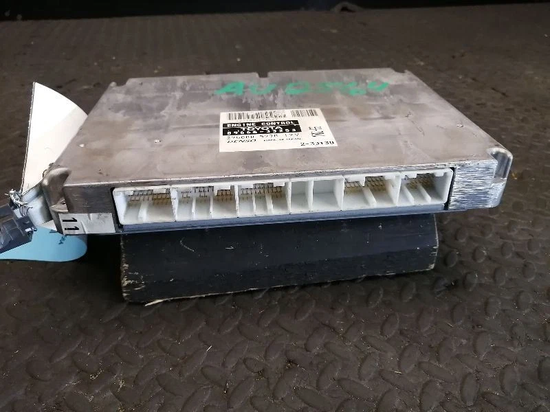 Engine ECM Electronic Control Module By Glove Box Fits 02 LEXUS ES300 1755898 Foto 1 de 4