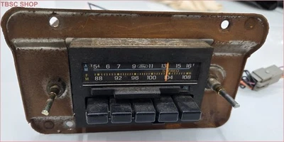 1982 83 1984 Ford F150 F250 Unidade Principal de Rádio Receptor AM FM Mono OEM Não Testado - Imagem 1 de 4