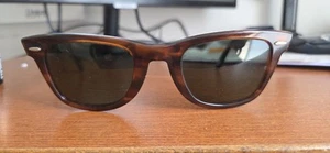 OCCHIALI DA SOLE RAY-BAN Modello 5024 WAYFARER VINTAGE CON CUSTODIA - Foto 1 di 8