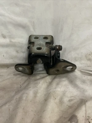 Dodge Challenger 2016 cupé 3,6 Flexfuel bisagra de puerta delantera derecha del pasajero Foto 1 de 4