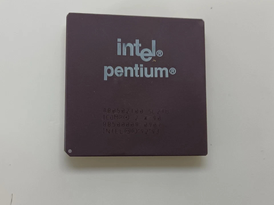 Genuine SL2TU Intel Embedded Pentium 100MHz Ceramic CPU Processor - Image 1 of 1