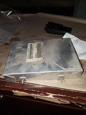 Módulo de control electrónico ECM del motor para camioneta Chevrolet 30 94-96 821134 Foto 1 de 4