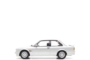 KK Scale 1:18 BMW 325i (E30) M-Paket 2 in Sterling Silver Metallic - Picture 1 of 13