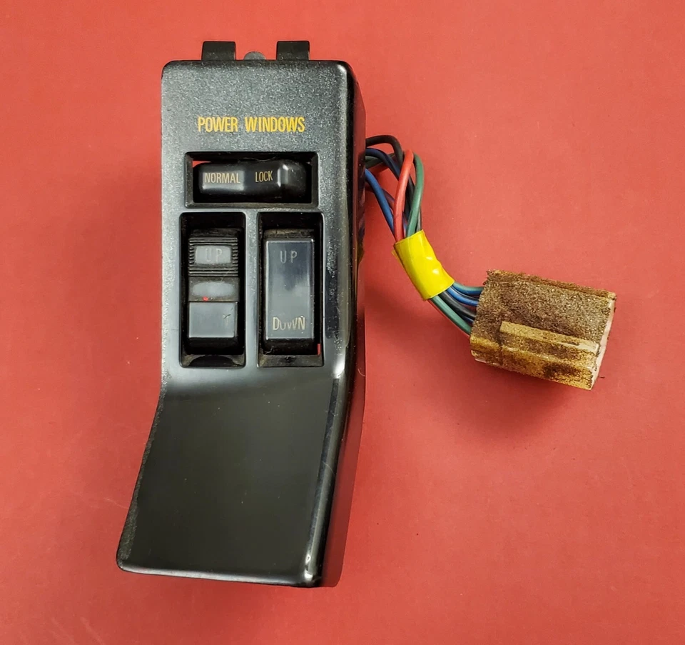 84-89 MITSUBISHI STARION / CHRYSLER CONQUEST MASTER INTERRUPTOR DE VENTANA OEM Foto 1 de 4