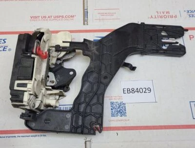 OEM 2009-2018 Dodge Ram 1500 conductor trasero izquierdo pestillo cerradura actuador con soporte Foto 1 de 4