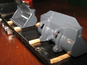 Joal PRTJ026 Set of 2 Wheel Loader Buckets and Battens Load 1/64 Die-cast New - Picture 1 of 3
