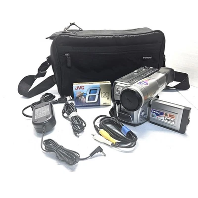 Samsung SC-L700 Hi8 Camcorder NEW Battery Tape Adapter Case Cables WORKS - Image 1 of 4