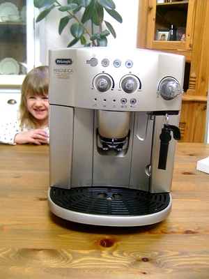 DeLonghi Magnifica 4300S Rapid Cappuccino , Generalüberholt 12 Monate Gewährleis - Bild 1 von 4