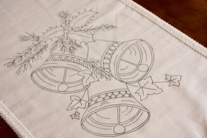 Printed to hand Embroider cotton Christmas Table Runner Bells & Ivy CSO120 - Picture 1 of 2