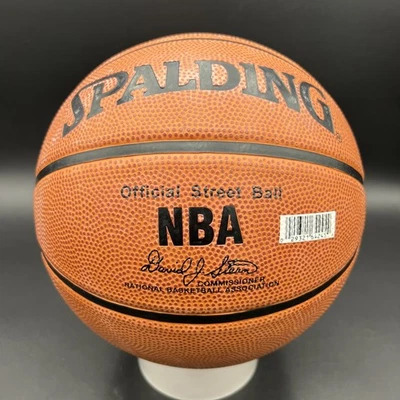 Balón callejero oficial de la NBA Spalding de colección raro David Stern de baloncesto Foto 1 de 4