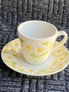 Vintage 6.25" Metlox Poppytrail Sculptured Daisy CUP AND SAUCER EXCELLENT CON - Picture 1 of 8