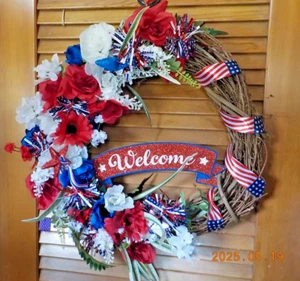 Patriotic 4th of July grapevine Wall/door wreath "Welcome" red /white/ blue - Picture 1 of 5