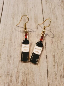 Super Cute Wine Bottle Earrings Dangle Earrings - Picture 1 of 1