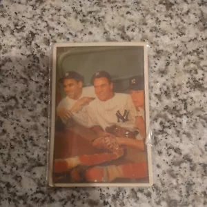1953 Bowman Color #44 Mickey Mantle Hank Bauer Yogi Berra Original - Picture 1 of 4