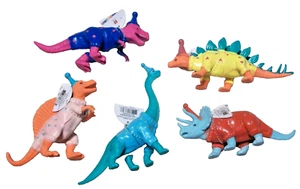 Confezione 5 dinosauri in cappelli e pigiami compleanno cake topper bomboniere festa alti 3"-5" - Foto 1 di 7