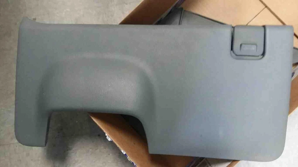 CUBIERTA INFERIOR COLUMNA DE DIRECCIÓN SUZUKI FORENZA 06 Foto 1 de 1